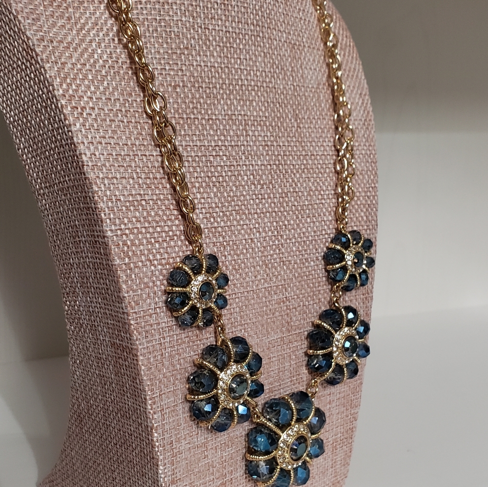 Statement Necklace - Picture 1 of 3